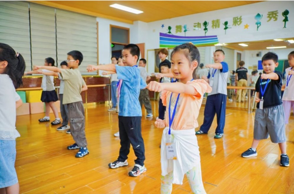 健身操颇受孩子们欢迎。共青团浦东新区委员会供图