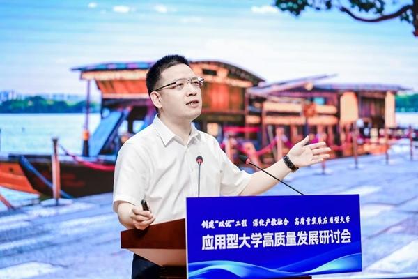 贾文胜 浙江外国语学院校长