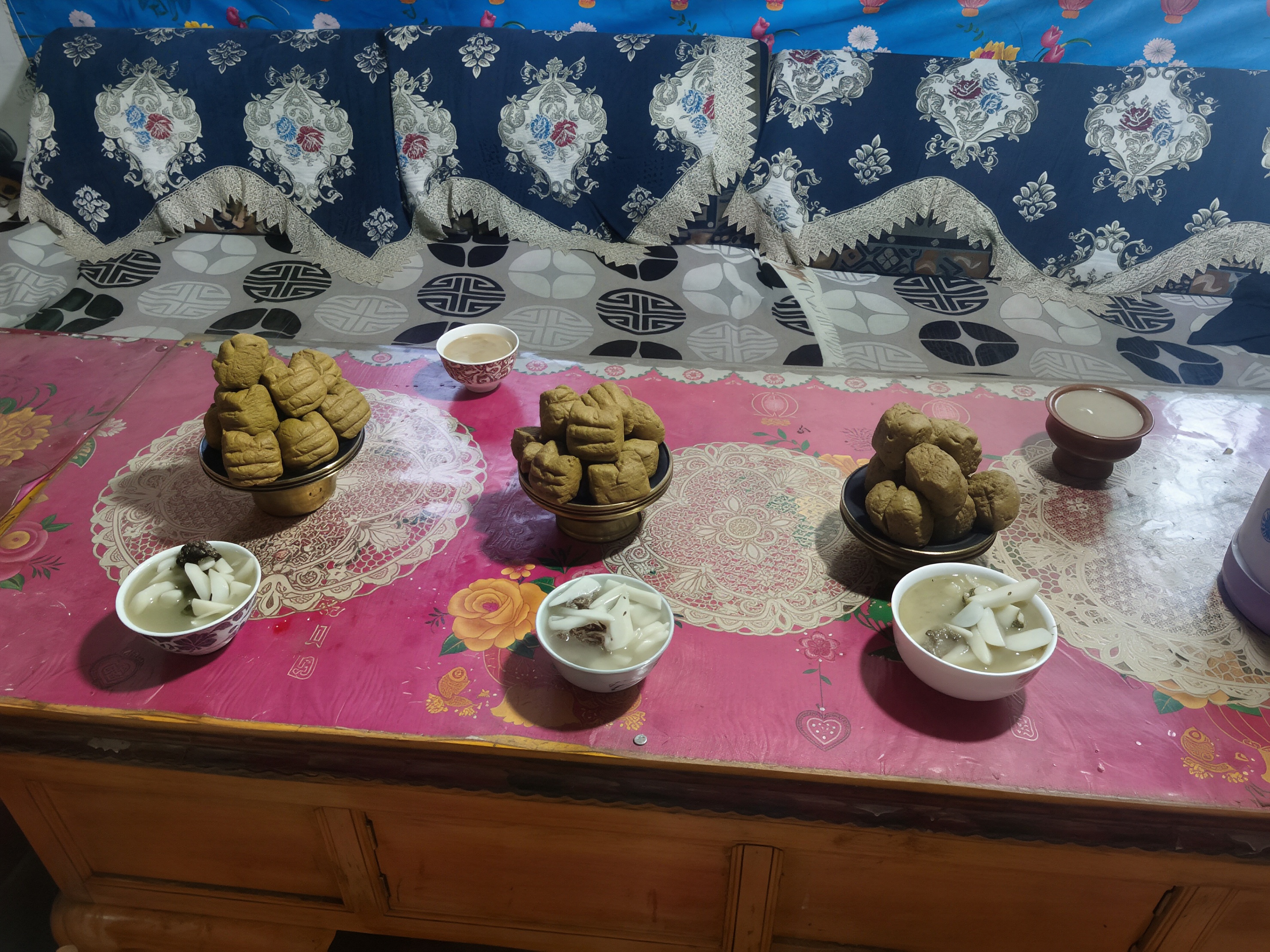图为琪面和桐椎。