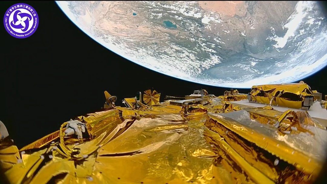 7月22日12时31分，“紫丁香三号”卫星成功传回首段视频，可清晰看到腾格里沙漠、青海湖和四川盆地。