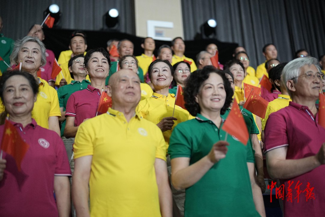 9月6日,安徽合肥,中国科学技术大学,活动现场,中科大老校友组成的合唱团在活动开始前热场。中青报·中青网记者 李隽辉/摄