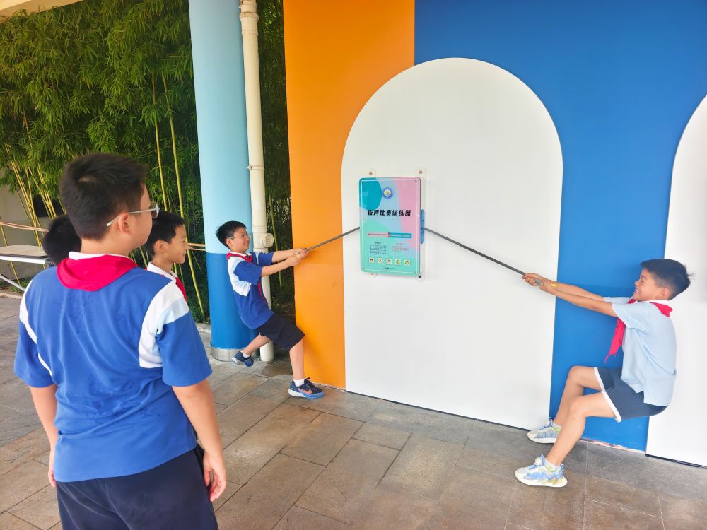 上海青浦区教育学院附属小学搭建的“微操场”。受访者供图