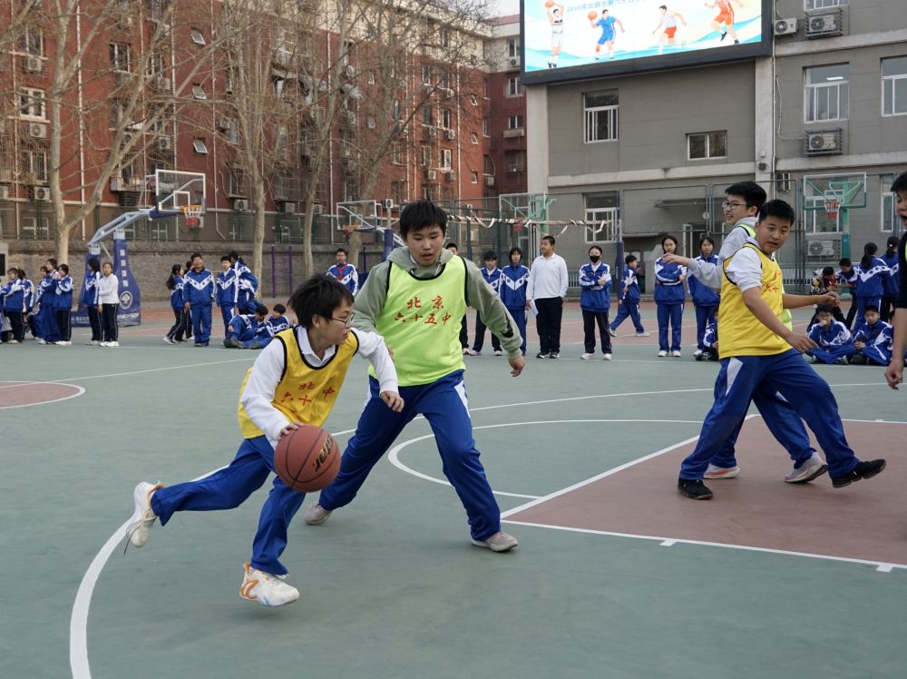北京市第六十五中学开展“班超”篮球赛。受访者供图