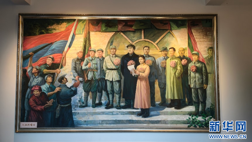 这是“五一大会”旧址序厅的油画《五月的曙光》，展现内蒙古自治政府成立历史瞬间。新华网记者 谢博隆 摄