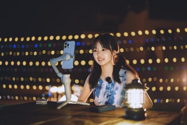 直播中的王心月。受访者供图