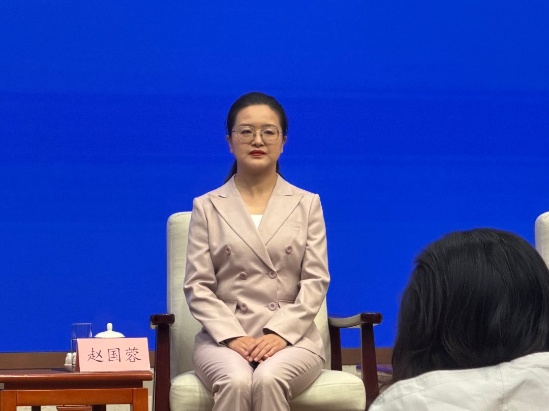 青海省海北藏族自治州气象台台长赵国蓉。中青报·中青网记者 李思/摄