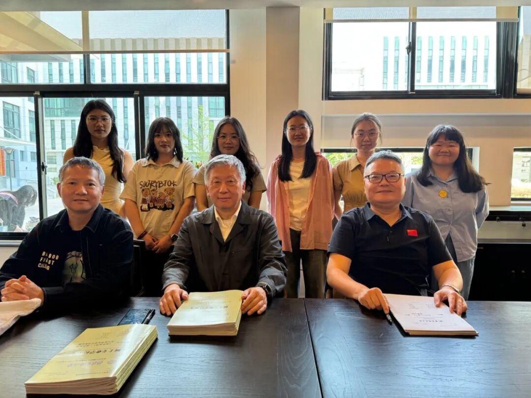 2026届华东师大中文创意写作专业硕士答辩现场。 学校供图